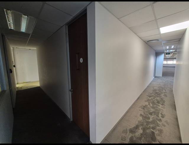 221M² OFFICE TO LET IN WOODMEAD